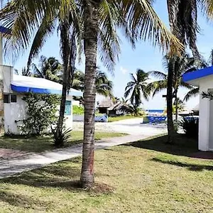 hotel-villas-del-mar-puerto-morelos.quintano-roohotels.com/